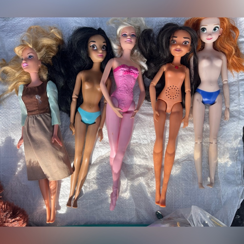 Barbies set of 5
